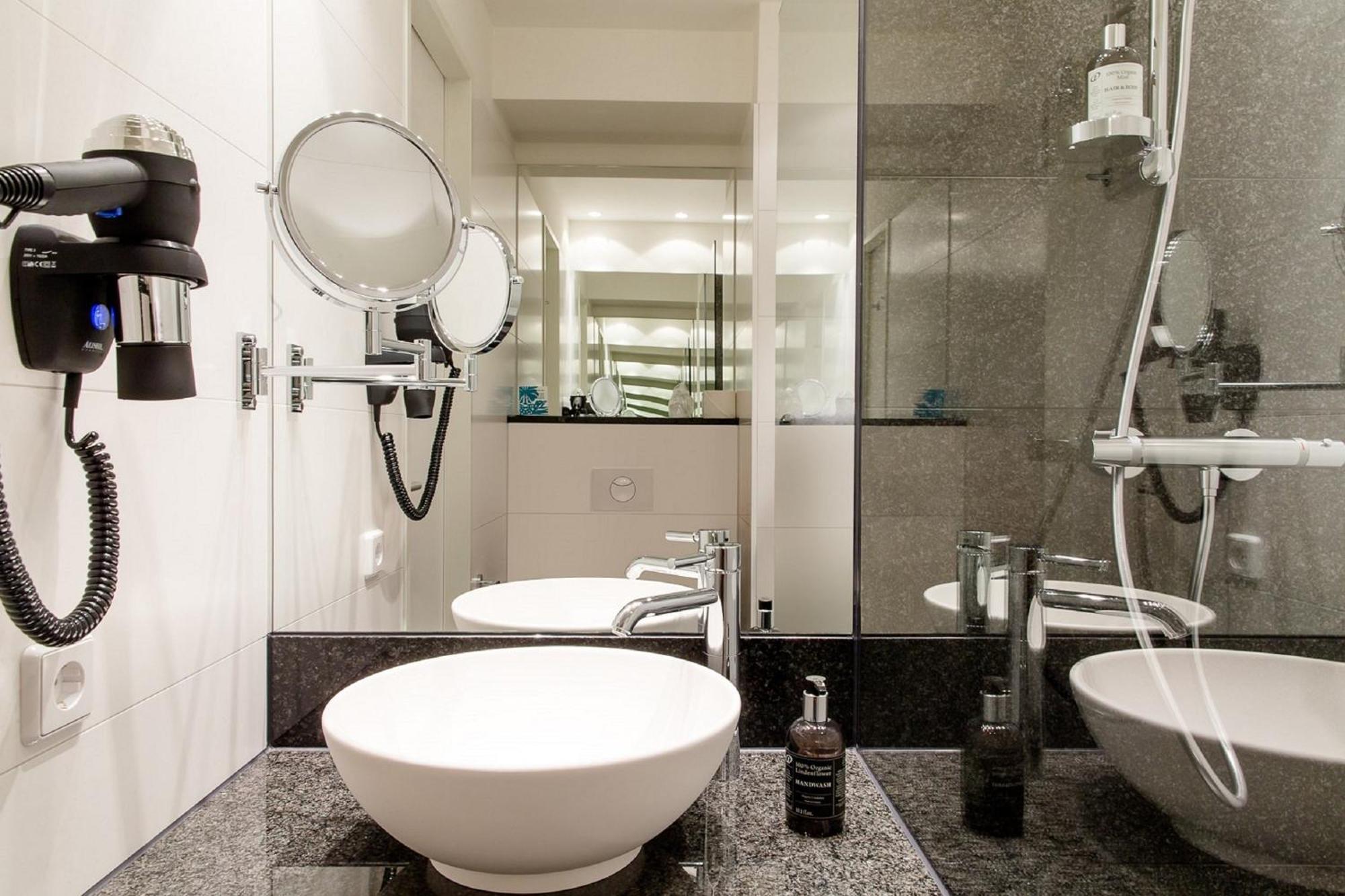 Motel One Hannover-Oper Экстерьер фото
